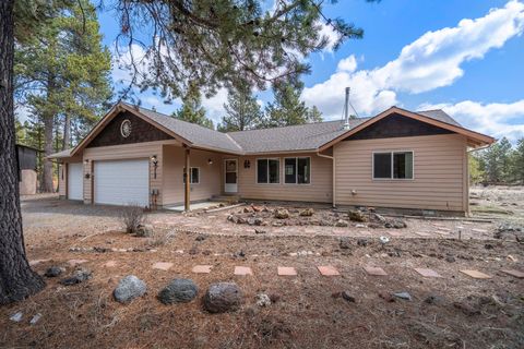 Photo of 53530 Bridge Drive, La Pine, OR 97739 (MLS # 220202546)