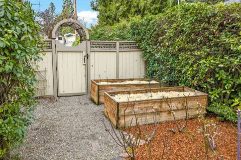 Tiny photo for 156 8th Street, Ashland, OR 97520 (MLS # 220215618)