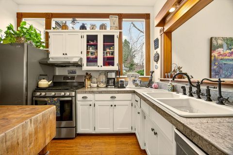 Tiny photo for 156 8th Street, Ashland, OR 97520 (MLS # 220215618)