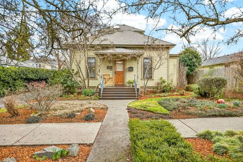 Tiny photo for 156 8th Street, Ashland, OR 97520 (MLS # 220215618)