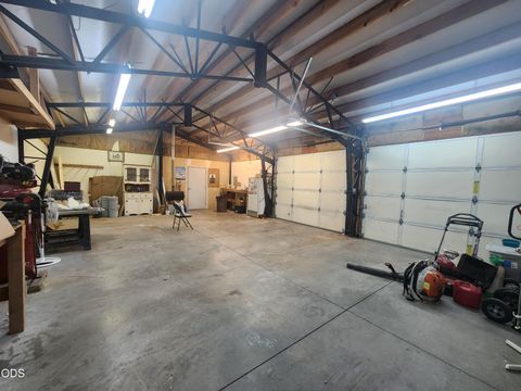 Tiny photo for 5038 Shasta Way, Klamath Falls, OR 97603 (MLS # 220225921)