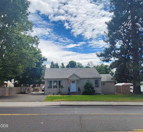 Tiny photo for 5038 Shasta Way, Klamath Falls, OR 97603 (MLS # 220225921)