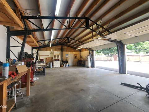 Tiny photo for 5038 Shasta Way, Klamath Falls, OR 97603 (MLS # 220225921)