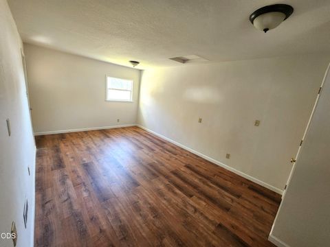 Tiny photo for 5038 Shasta Way, Klamath Falls, OR 97603 (MLS # 220225921)