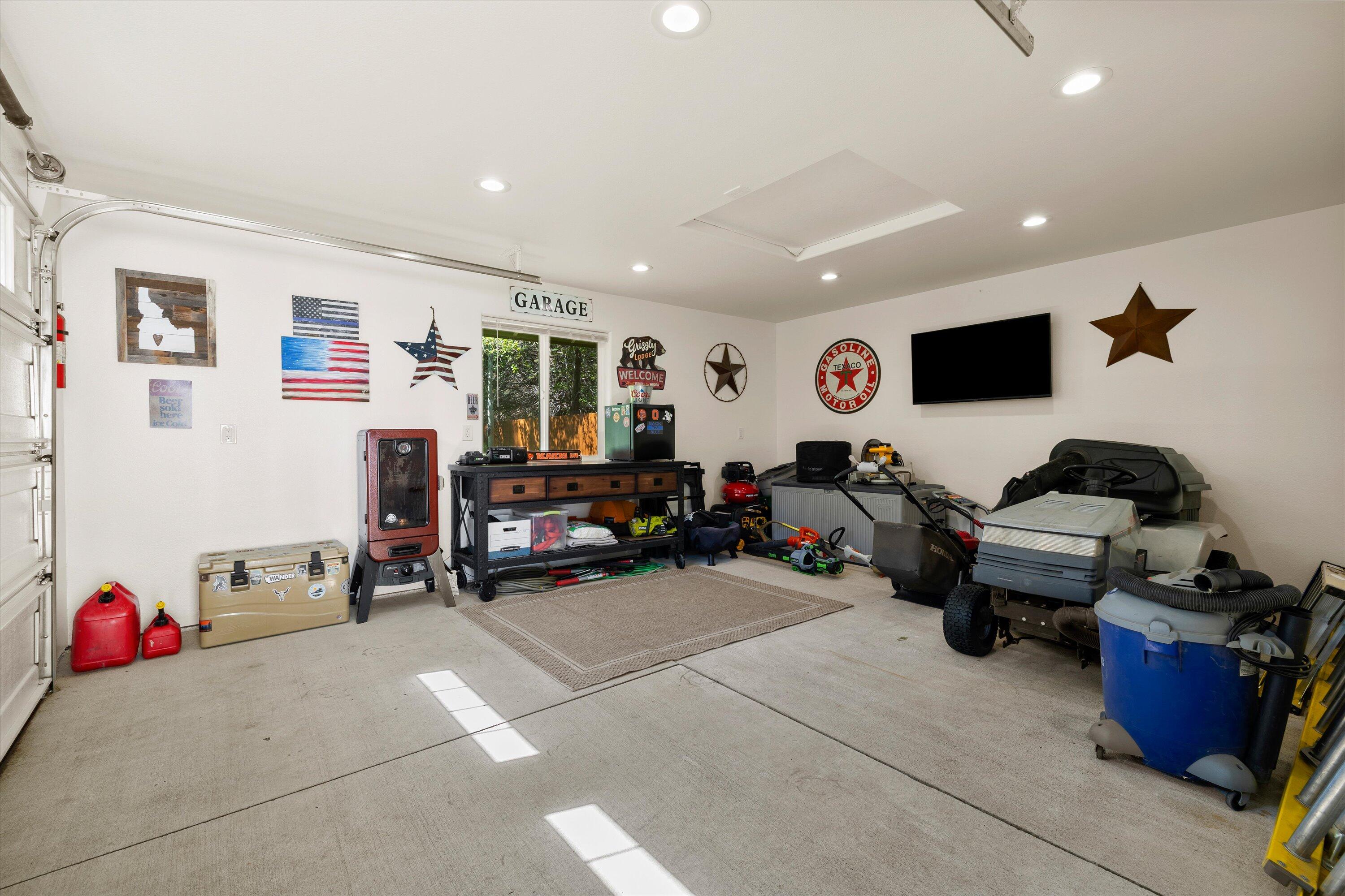 Hollow Pine Estate - Residential