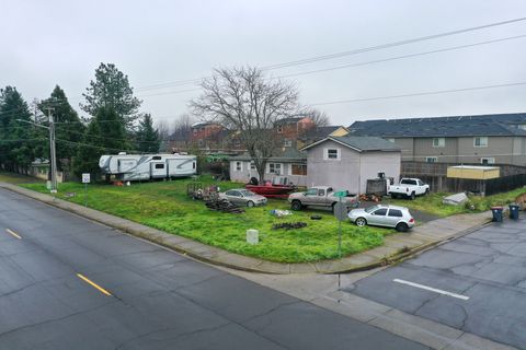 Tiny photo for 3400 Avenue C, White City, OR 97503 (MLS # 220212795)