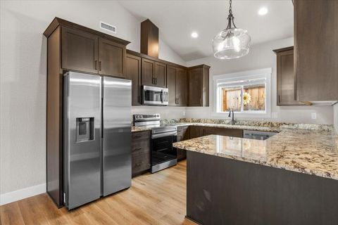 Tiny photo for 305 Moody Lane, Medford, OR 97501 (MLS # 220216915)