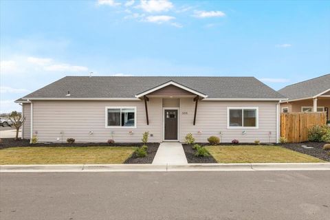 Tiny photo for 305 Moody Lane, Medford, OR 97501 (MLS # 220216915)