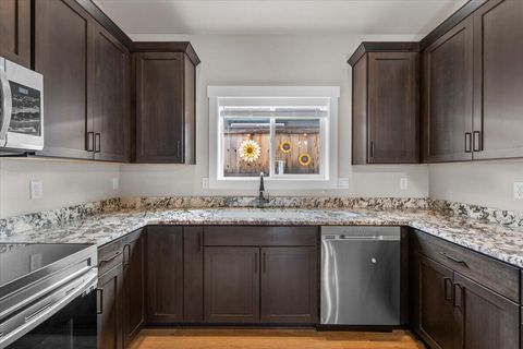 Tiny photo for 305 Moody Lane, Medford, OR 97501 (MLS # 220216915)