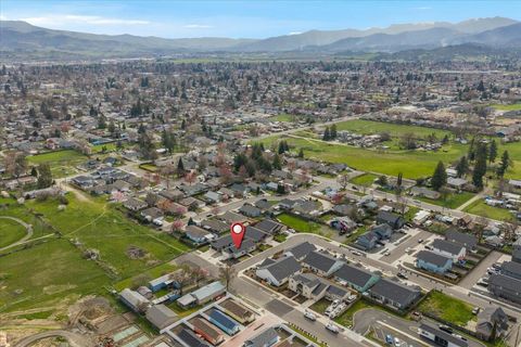 Tiny photo for 305 Moody Lane, Medford, OR 97501 (MLS # 220216915)