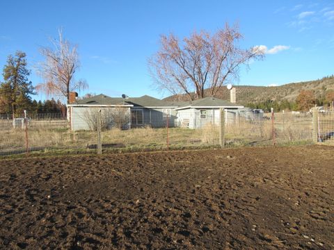 Tiny photo for 29277 N Highway 97 Highway N #251122, Chiloquin, OR 97624 (MLS # 220215440)