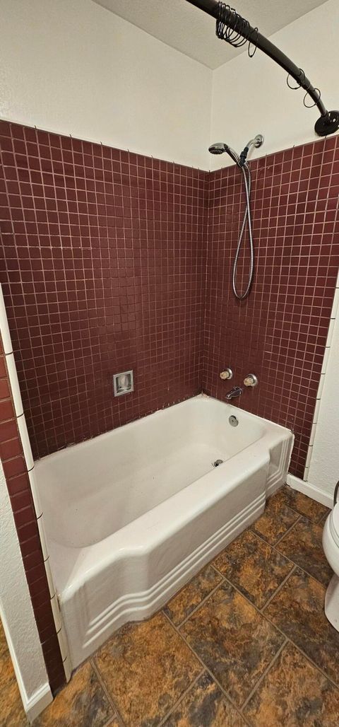 Tiny photo for 2513 Wantland Avenue, Klamath Falls, OR 97601 (MLS # 220213267)