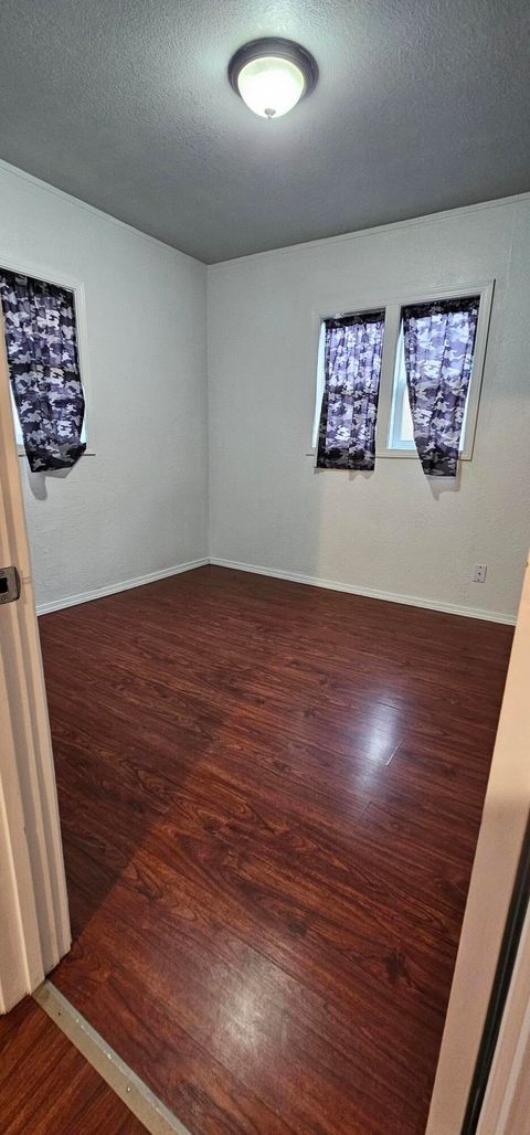 Tiny photo for 2513 Wantland Avenue, Klamath Falls, OR 97601 (MLS # 220213267)