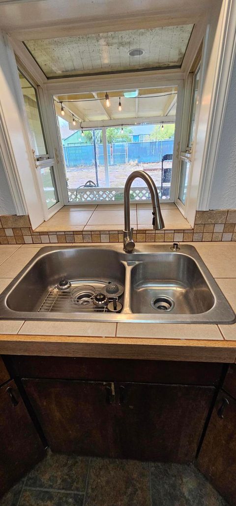 Tiny photo for 2513 Wantland Avenue, Klamath Falls, OR 97601 (MLS # 220213267)