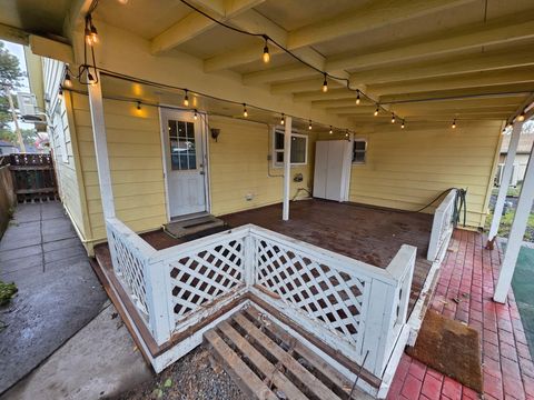 Tiny photo for 2513 Wantland Avenue, Klamath Falls, OR 97601 (MLS # 220213267)