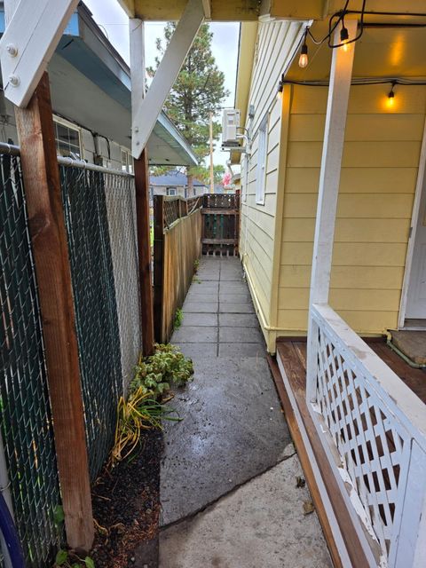 Tiny photo for 2513 Wantland Avenue, Klamath Falls, OR 97601 (MLS # 220213267)