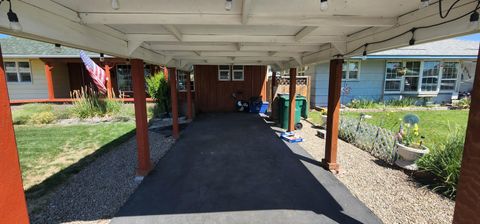 Tiny photo for 2513 Wantland Avenue, Klamath Falls, OR 97601 (MLS # 220213267)