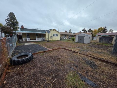 Tiny photo for 2513 Wantland Avenue, Klamath Falls, OR 97601 (MLS # 220213267)