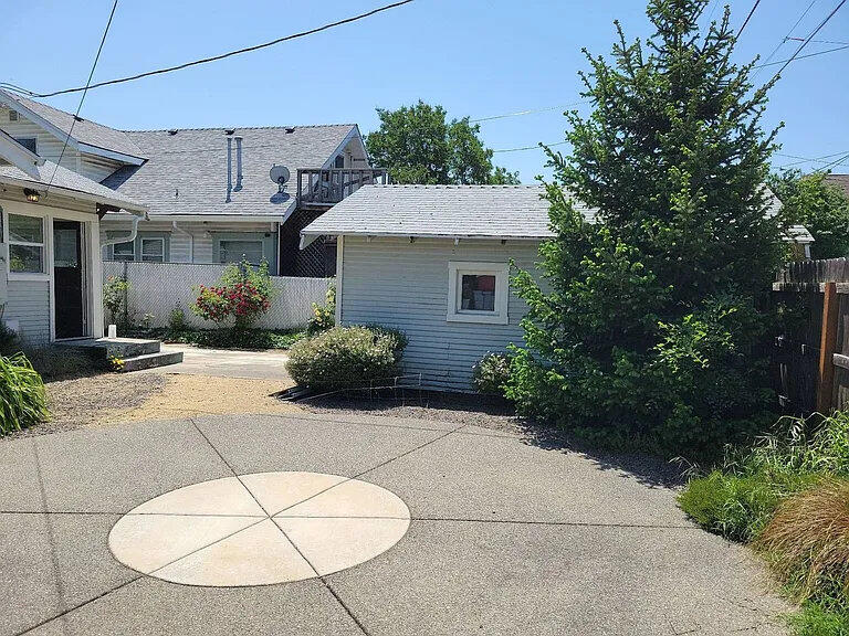 Bungalow Addition (medford) - Residential