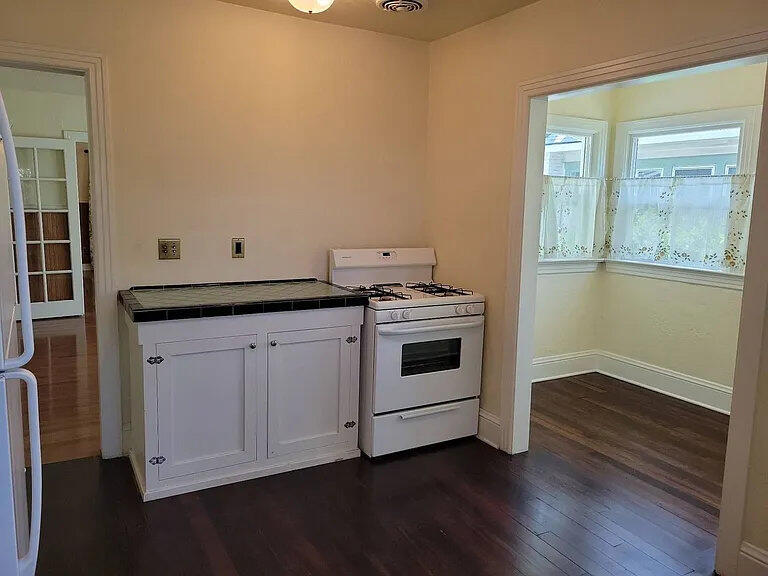 Bungalow Addition (medford) - Residential