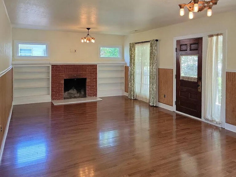 Bungalow Addition (medford) - Residential