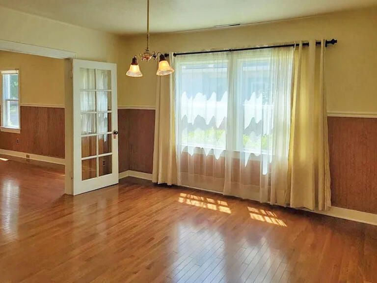 Bungalow Addition (medford) - Residential