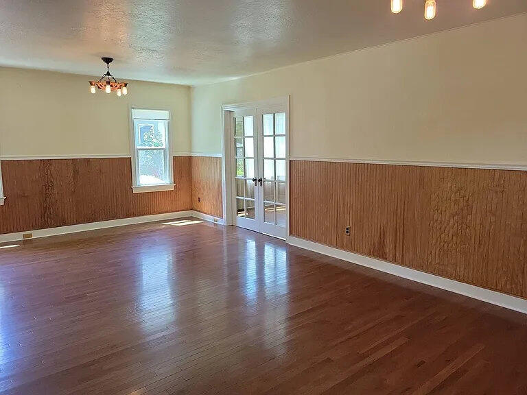 Bungalow Addition (medford) - Residential