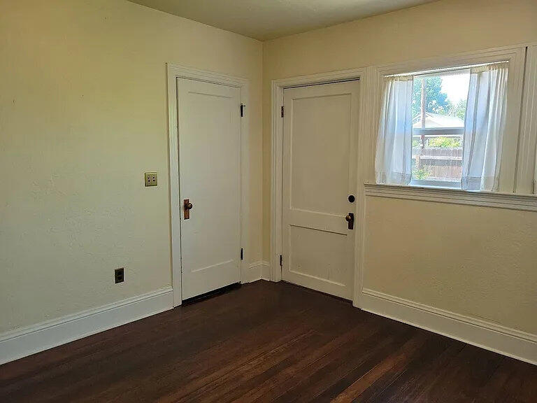 Bungalow Addition (medford) - Residential