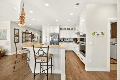 Tiny photo for 4084 Crystal Springs Drive, Medford, OR 97504 (MLS # 220216985)