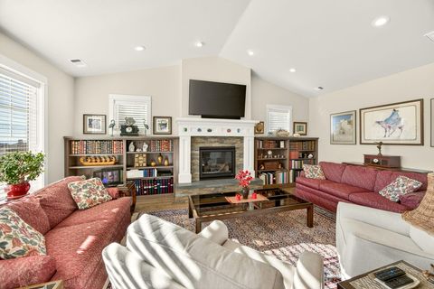 Tiny photo for 4084 Crystal Springs Drive, Medford, OR 97504 (MLS # 220216985)