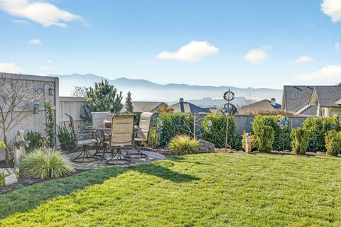 Tiny photo for 4084 Crystal Springs Drive, Medford, OR 97504 (MLS # 220216985)