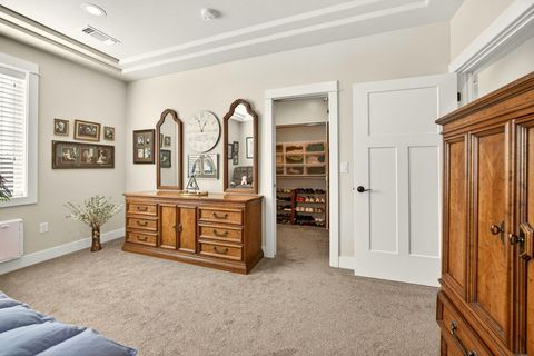 Tiny photo for 4084 Crystal Springs Drive, Medford, OR 97504 (MLS # 220216985)