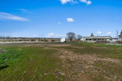 2748 NE Loucks Road Madras OR 97741