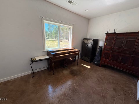 Tiny photo for 52505 Pine Drive, La Pine, OR 97739 (MLS # 220224290)