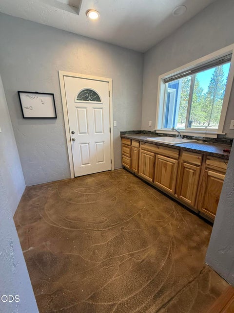 Tiny photo for 52505 Pine Drive, La Pine, OR 97739 (MLS # 220224290)