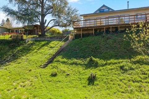 Tiny photo for 1300 Daisy Lane, Grants Pass, OR 97527 (MLS # 220219488)