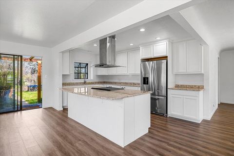 Tiny photo for 1300 Daisy Lane, Grants Pass, OR 97527 (MLS # 220219488)