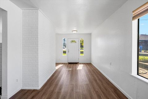 Tiny photo for 1300 Daisy Lane, Grants Pass, OR 97527 (MLS # 220219488)