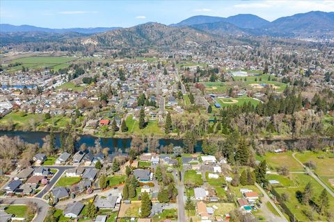 Tiny photo for 1300 Daisy Lane, Grants Pass, OR 97527 (MLS # 220219488)