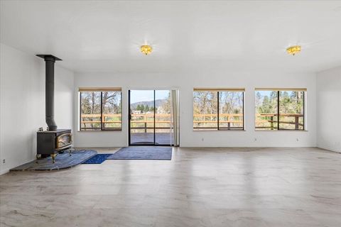 Tiny photo for 1300 Daisy Lane, Grants Pass, OR 97527 (MLS # 220219488)