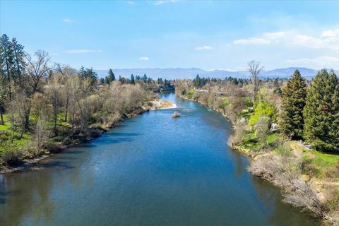 Photo of 1300 Daisy Lane, Grants Pass, OR 97527 (MLS # 220219488)