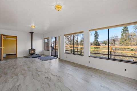 Tiny photo for 1300 Daisy Lane, Grants Pass, OR 97527 (MLS # 220219488)