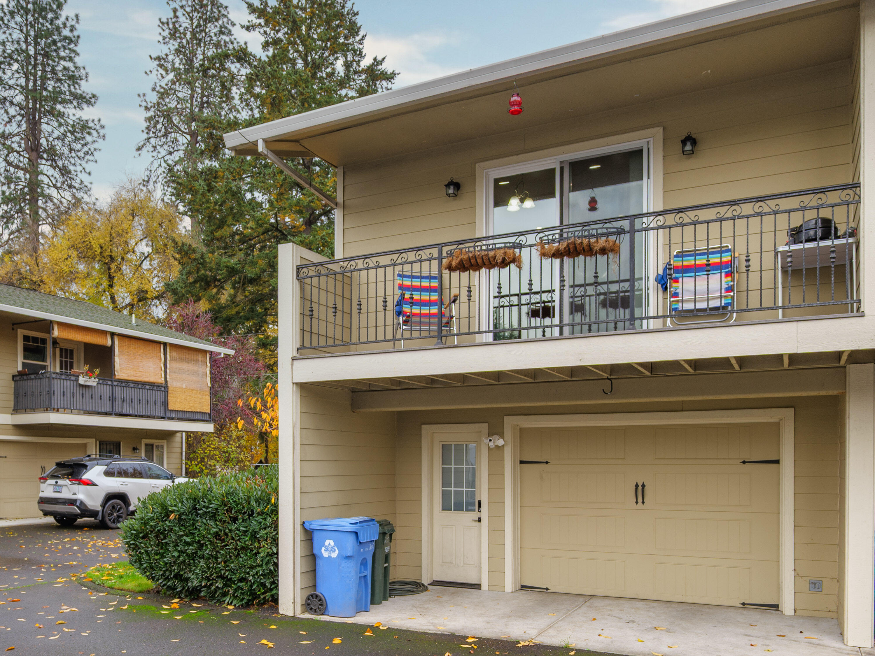 Madrone Villa Townhomes - Residential