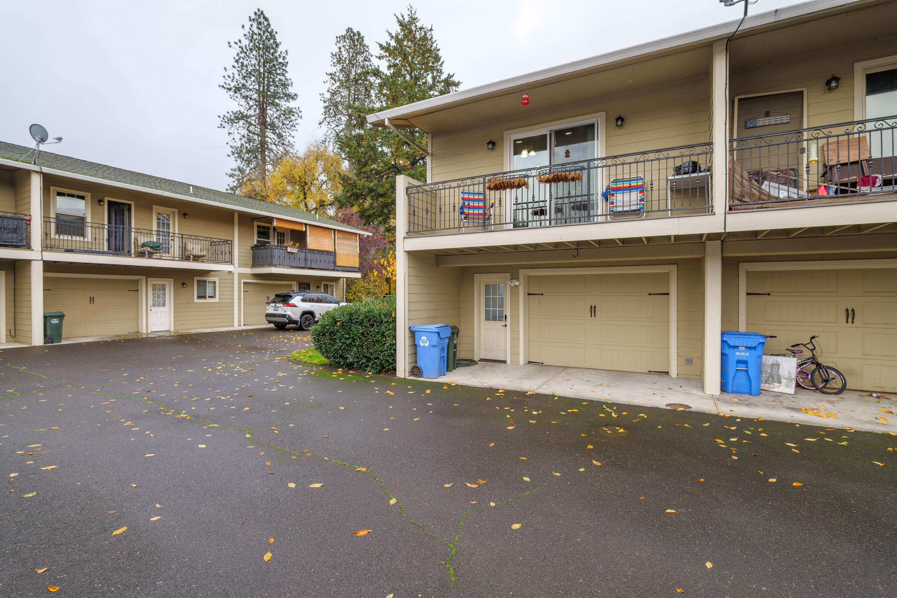 Madrone Villa Townhomes - Residential