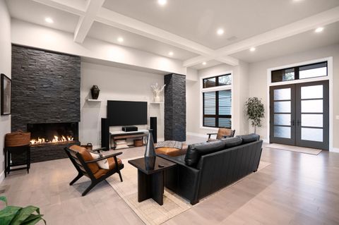 Tiny photo for 61547 Hosmer Lake Drive, Bend, OR 97702 (MLS # 220212651)