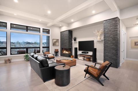 Tiny photo for 61547 Hosmer Lake Drive, Bend, OR 97702 (MLS # 220212651)