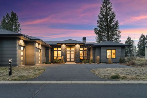 Photo of 61547 Hosmer Lake Drive, Bend, OR 97702 (MLS # 220212651)