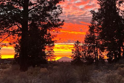 Tiny photo for 61547 Hosmer Lake Drive, Bend, OR 97702 (MLS # 220212651)