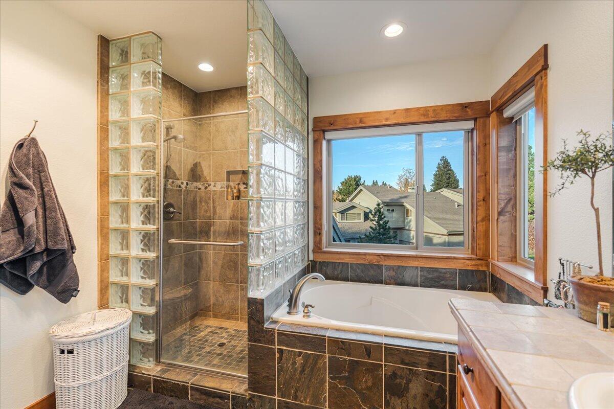 Broken Top - Residential