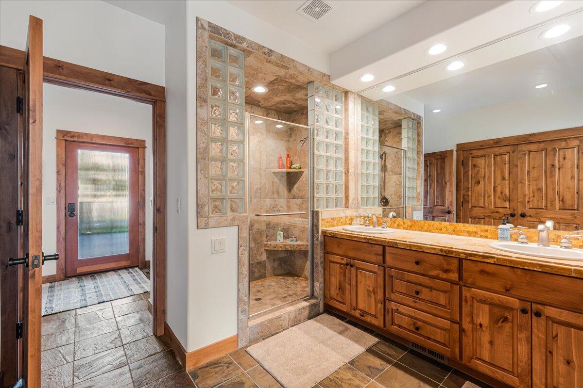 Broken Top - Residential